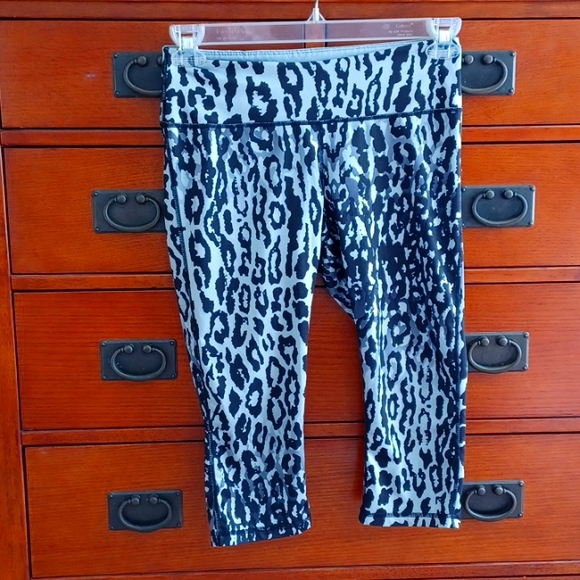 z by zella Pants - Z by  Zella Leopard print Cropped leggings